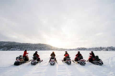 We offer magical tours with snowmobiles in åre and snowmobile rental.